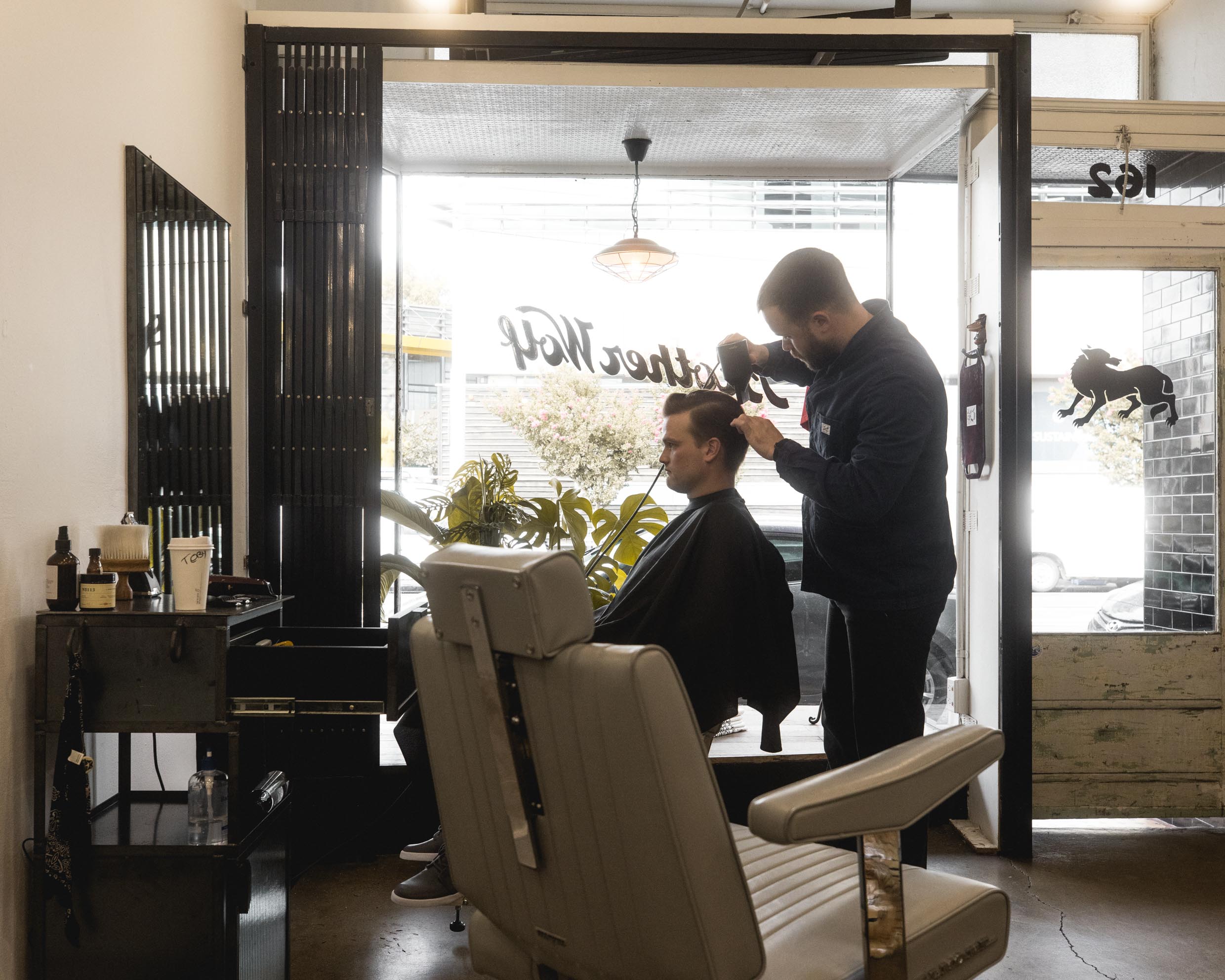 Step-by-Step Instructions for Using Hair Styling Paste on Men